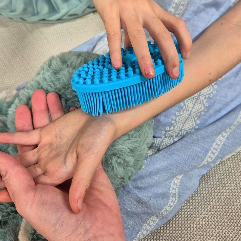 Tactile Sensory Brush for Calming Kids (Blue)
